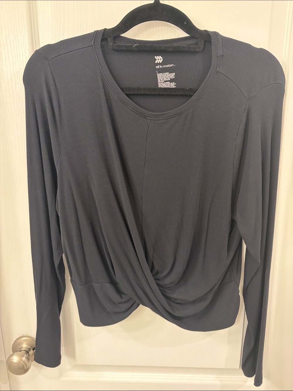 all in motion Black Long-Sleeve Twist Hem Top